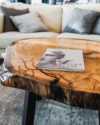 Dębowy stolik kawowy z żywicą - 2